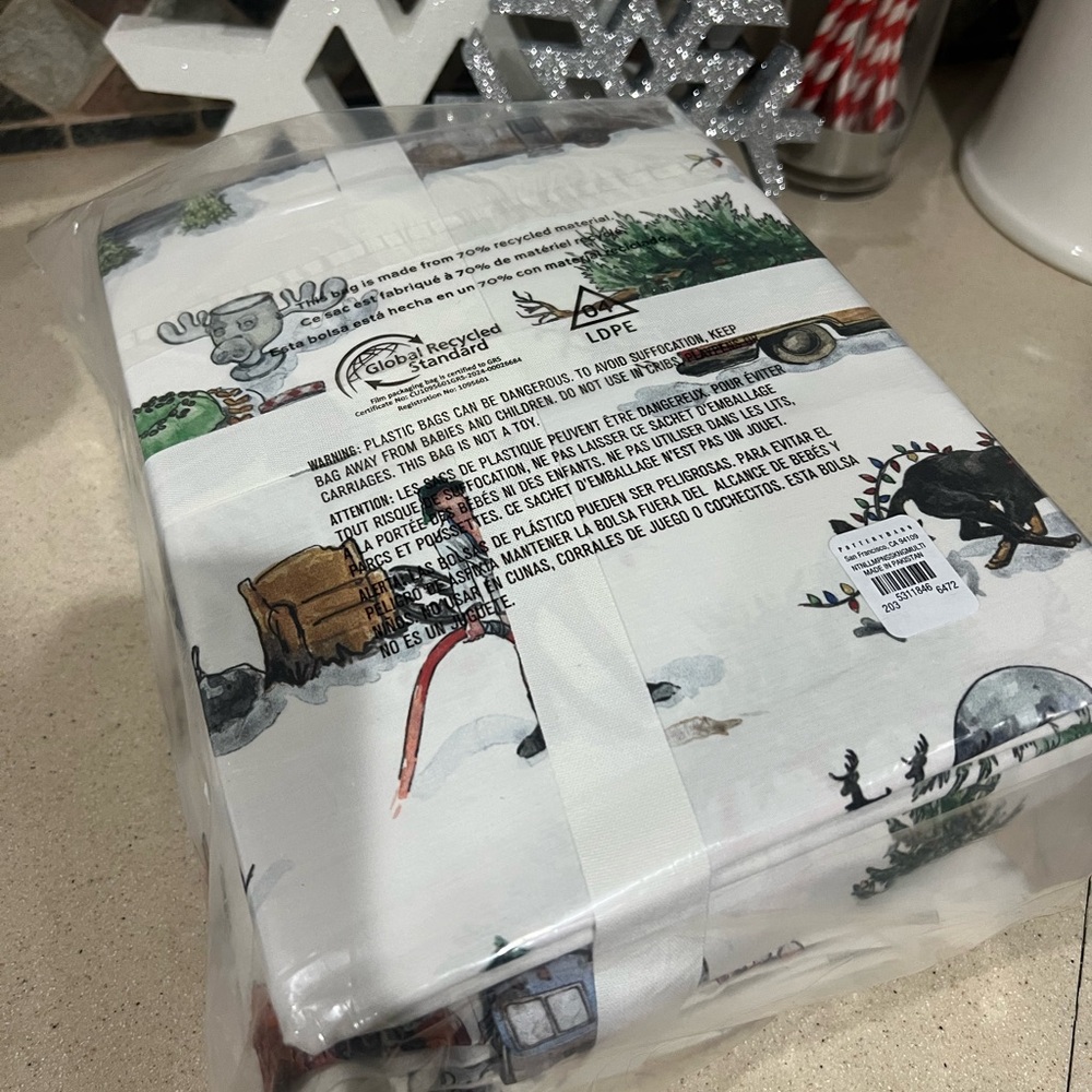 Pottery Barn National Lampoon Christmas Vacation Holiday Sheet Set, KING SIZE - Picture 7 of 8